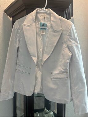 Marciano Women’s White Tailored Blazer with Gold-Tone Accents